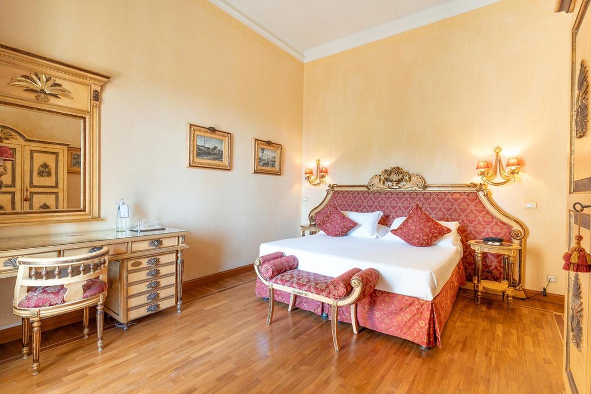 Suite Deluxe con Balcone - Villa Storica